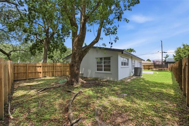 109 S 57th Ave, Hollywood, FL 33023