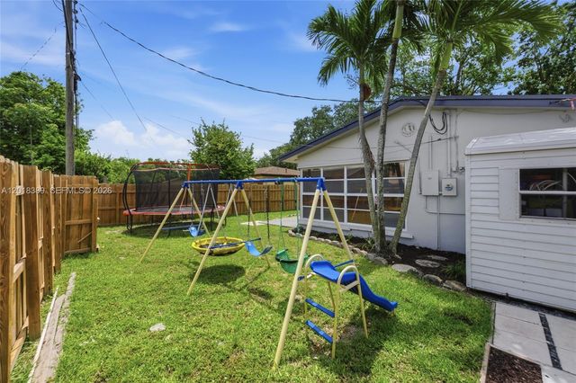 109 S 57th Ave, Hollywood, FL 33023