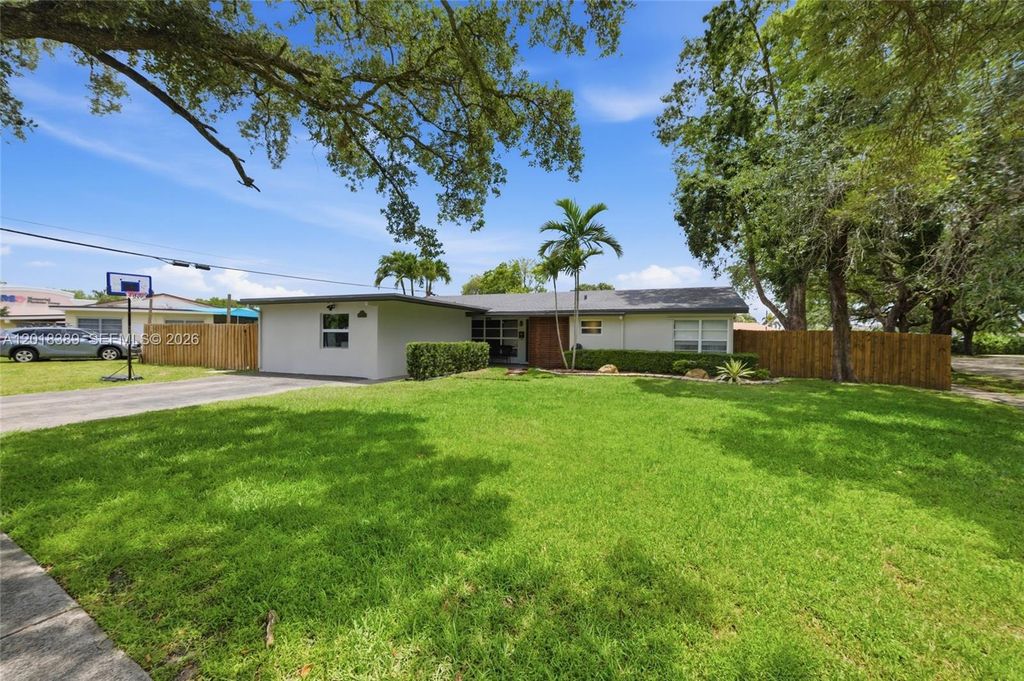 109 S 57th Ave, Hollywood, FL 33023
