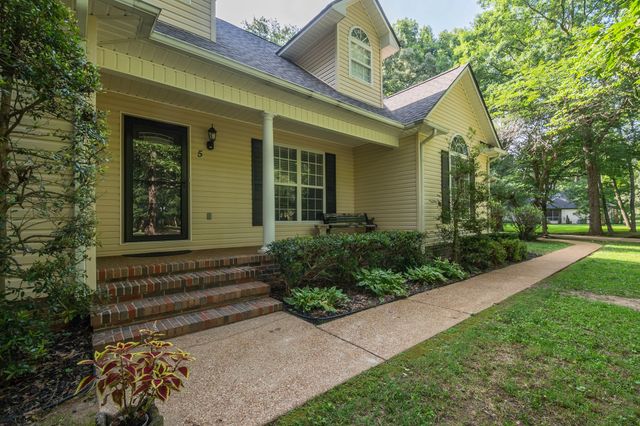 5 Woodland Cir, Lawrenceburg, TN 38464