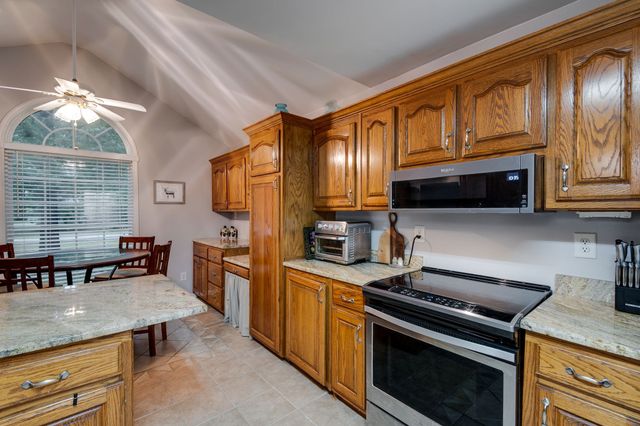 5 Woodland Cir, Lawrenceburg, TN 38464