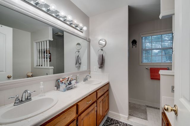 5 Woodland Cir, Lawrenceburg, TN 38464