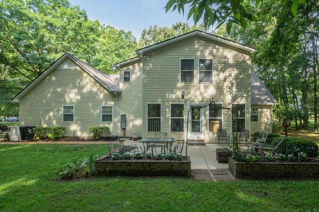 5 Woodland Cir, Lawrenceburg, TN 38464