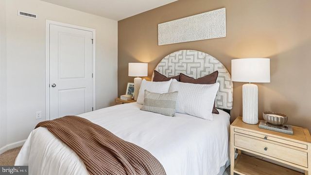 130 ESSEX DR, Sicklerville, NJ 08081