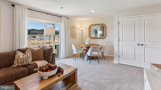 130 ESSEX DR, Sicklerville, NJ 08081