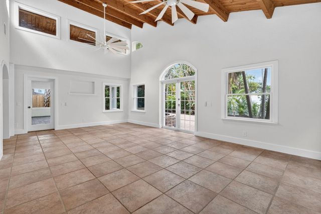 606 Paulina Road, Jupiter, FL 33477