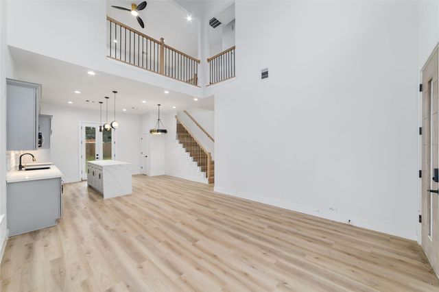 6717 England Street, Houston, TX 77021