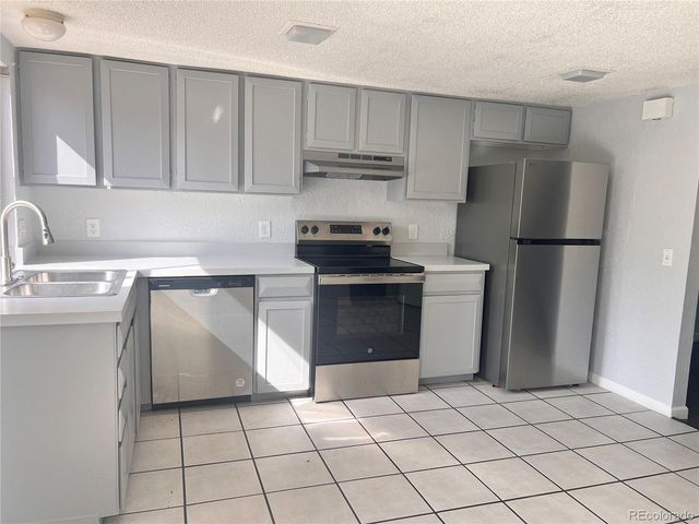 3561 S Kittredge St B, Aurora, CO 80013