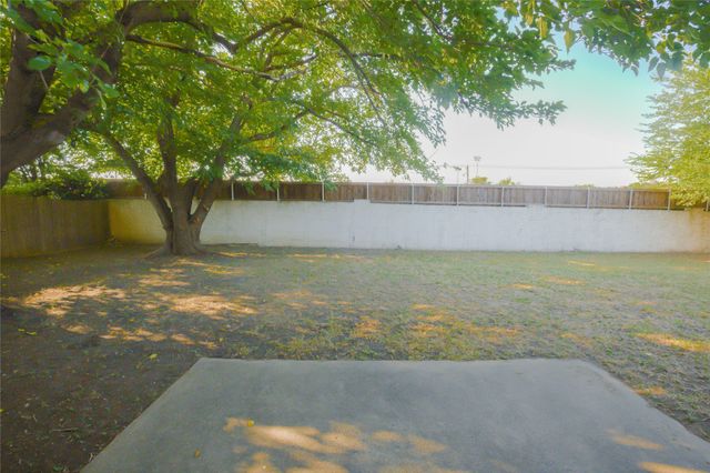 9967 Haywood Court, Benbrook, TX 76126