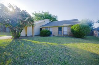 9967 Haywood Court, Benbrook, TX 76126