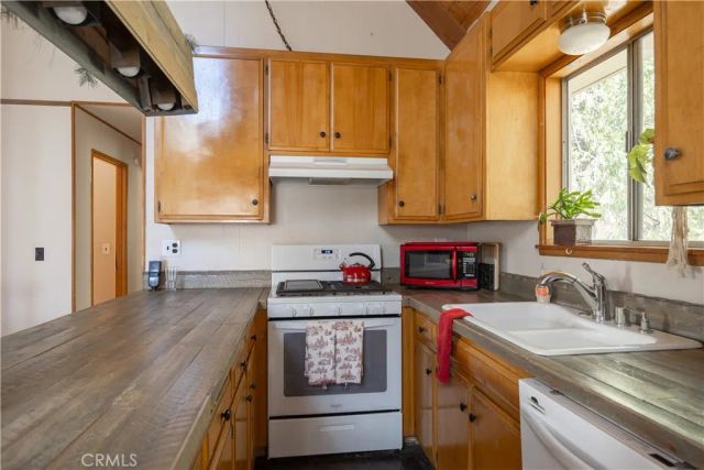 26937 Tunnel Drive, Lake Arrowhead, CA 92352