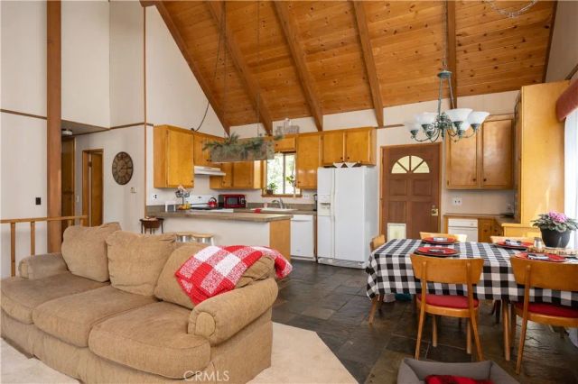 26937 Tunnel Drive, Lake Arrowhead, CA 92352