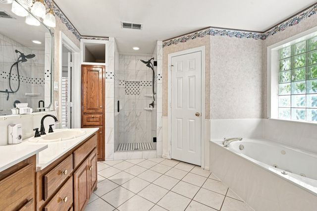 1212 N Creek Circle, Waxahachie, TX 75165