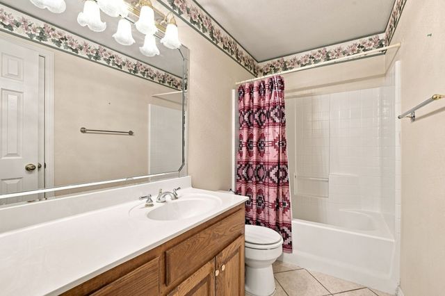 1212 N Creek Circle, Waxahachie, TX 75165