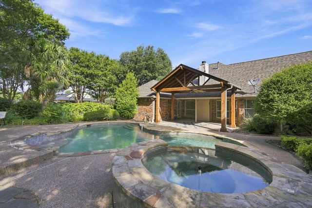1212 N Creek Circle, Waxahachie, TX 75165