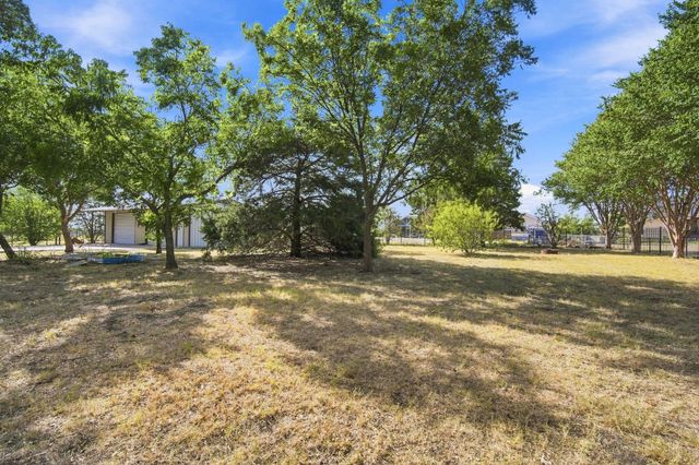 1212 N Creek Circle, Waxahachie, TX 75165