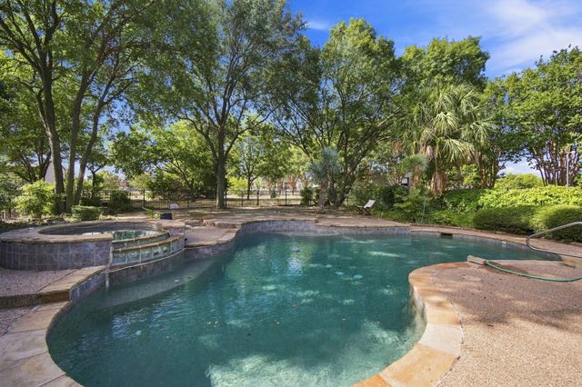 1212 N Creek Circle, Waxahachie, TX 75165