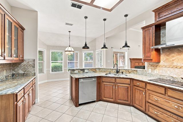 1212 N Creek Circle, Waxahachie, TX 75165