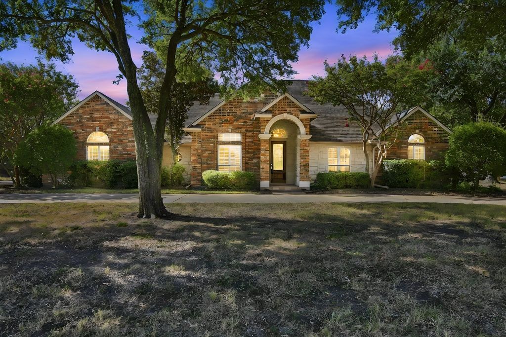1212 N Creek Circle, Waxahachie, TX 75165