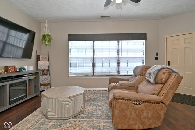 7142 Eagle Cove North Drive, Indianapolis, IN 46254