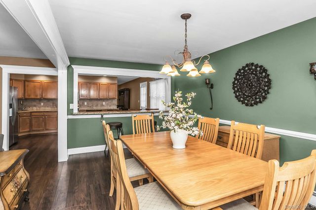 9 Blanche Street, Plainview, NY 11803