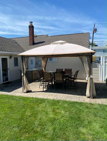 9 Blanche Street, Plainview, NY 11803