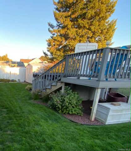 9 Blanche Street, Plainview, NY 11803