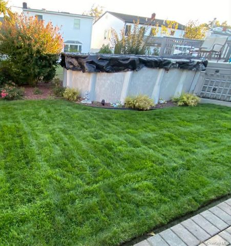 9 Blanche Street, Plainview, NY 11803