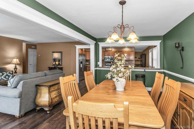 9 Blanche Street, Plainview, NY 11803