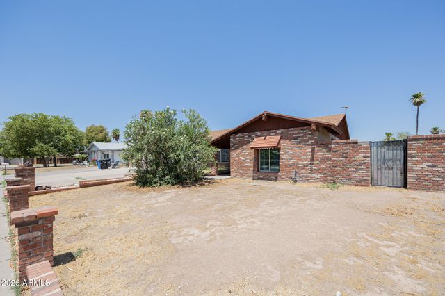 1634 W SACK Drive, Phoenix, AZ 85027