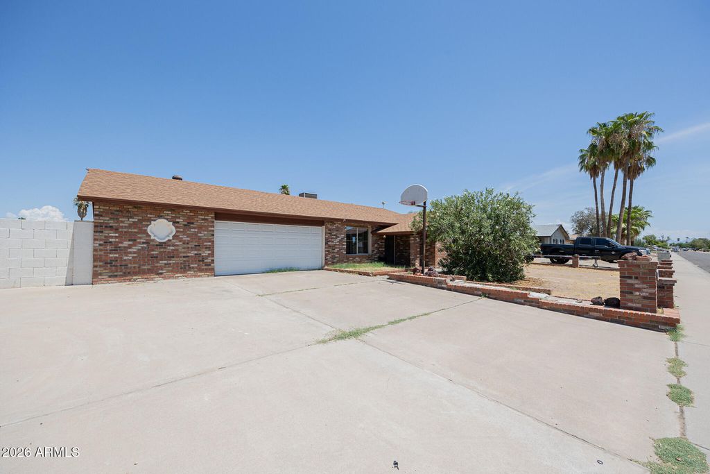 1634 W SACK Drive, Phoenix, AZ 85027
