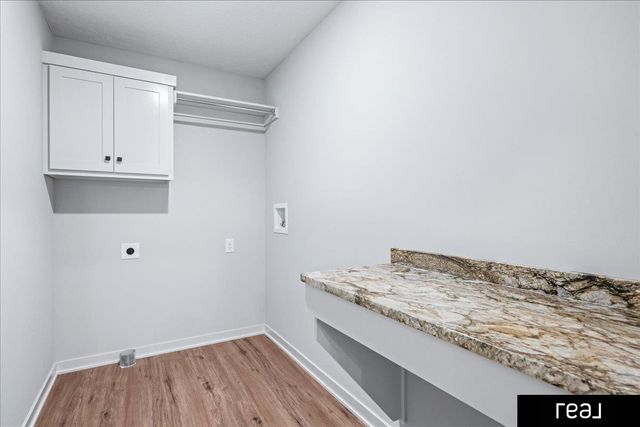 4557 Barksdale Drive, Bellevue, NE 68123