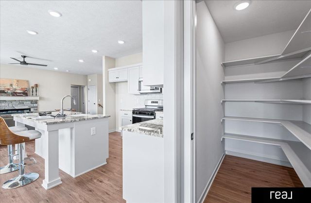 4557 Barksdale Drive, Bellevue, NE 68123