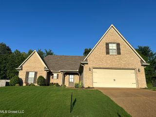 1478 E Lake Front Drive, Hernando, MS 38632