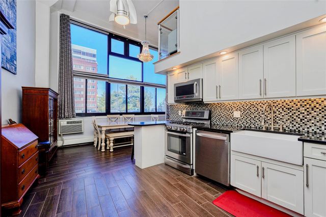 10 Bay Street Landing 1A, Staten Island, NY 10301