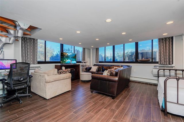 10 Bay Street Landing 1A, Staten Island, NY 10301