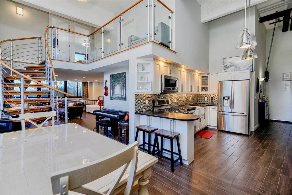 10 Bay Street Landing 1A, Staten Island, NY 10301