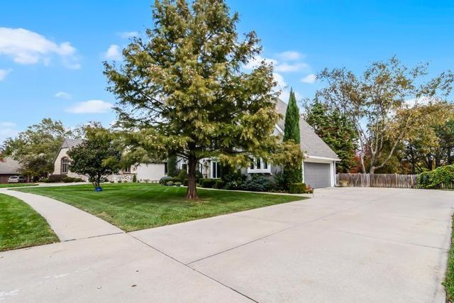 4024 W 124th Street, Leawood, KS 66209