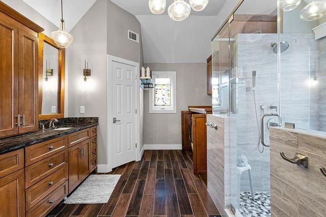 4024 W 124th Street, Leawood, KS 66209