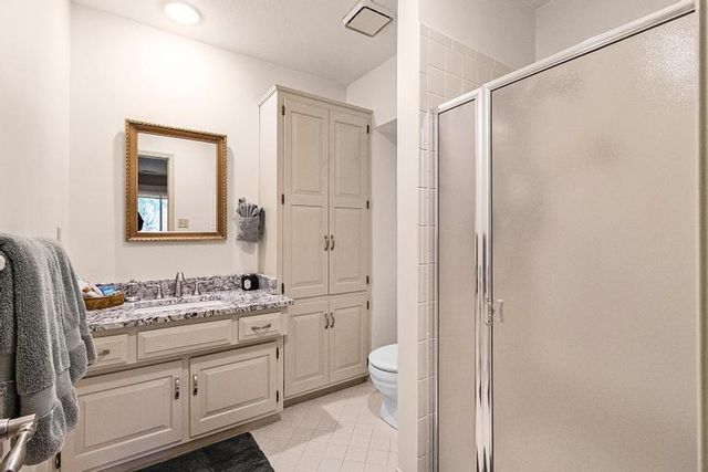 4024 W 124th Street, Leawood, KS 66209