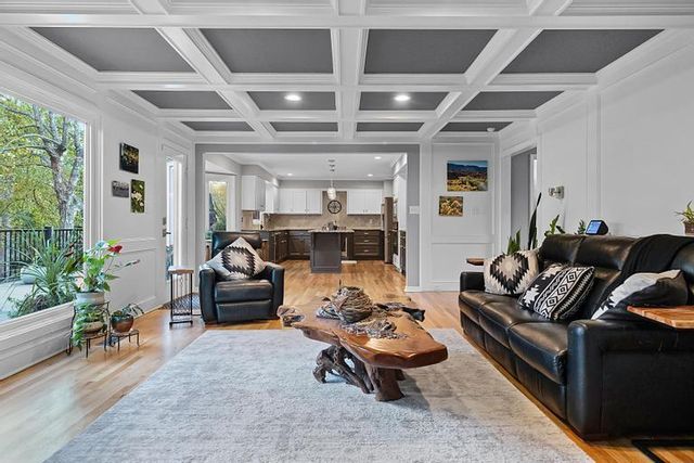 4024 W 124th Street, Leawood, KS 66209