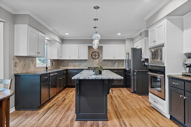 4024 W 124th Street, Leawood, KS 66209