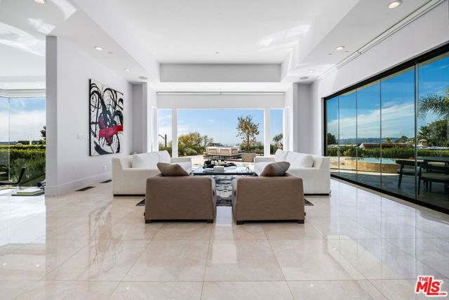 580 Chalette Drive, Beverly Hills, CA 90210