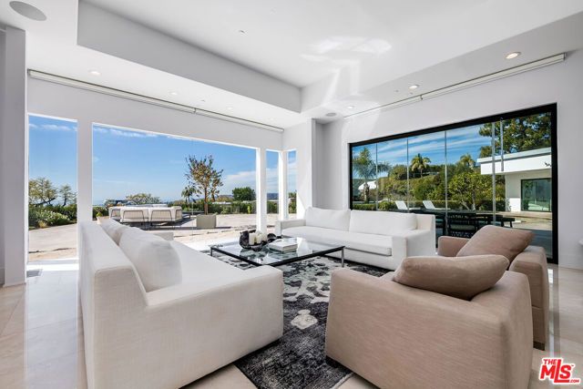 580 Chalette Drive, Beverly Hills, CA 90210