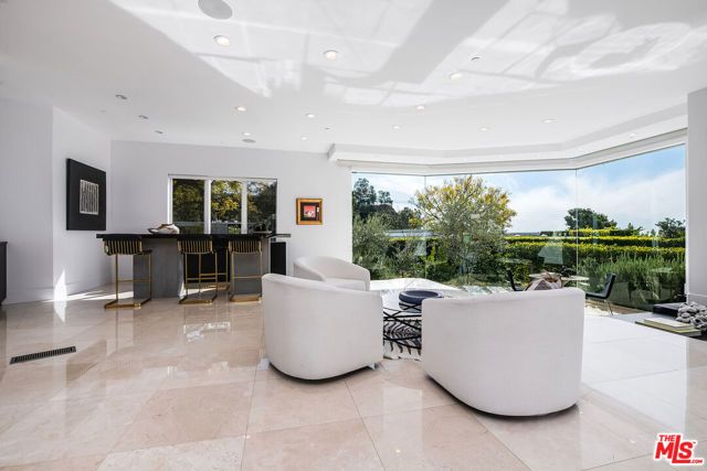580 Chalette Drive, Beverly Hills, CA 90210