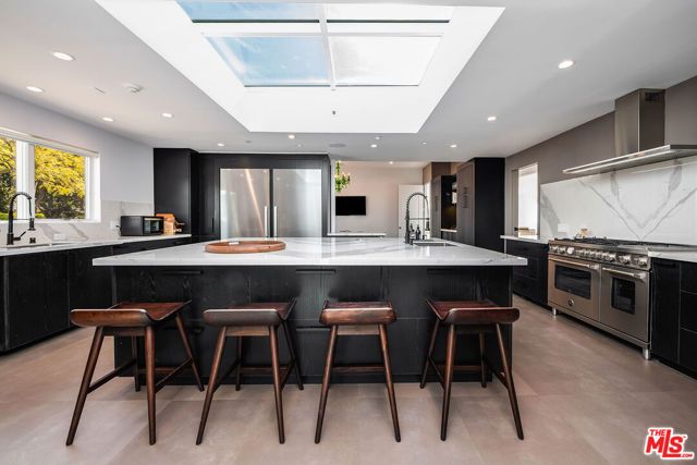 580 Chalette Drive, Beverly Hills, CA 90210