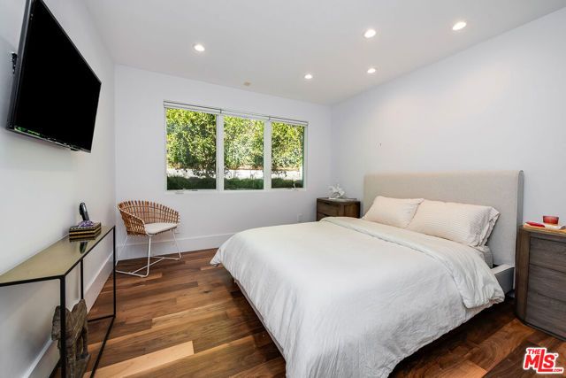580 Chalette Drive, Beverly Hills, CA 90210