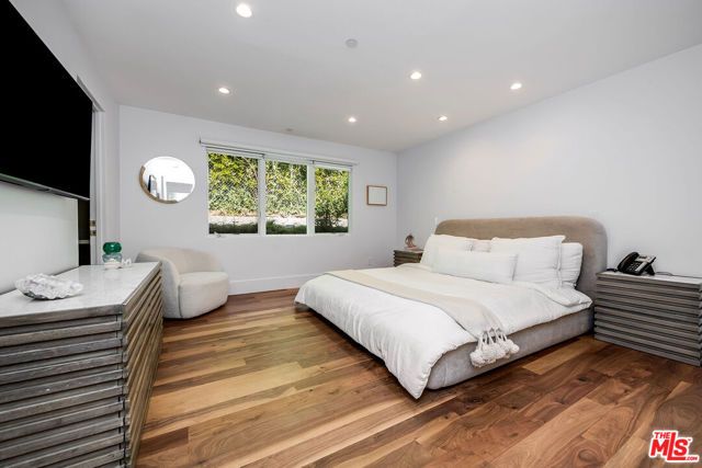 580 Chalette Drive, Beverly Hills, CA 90210