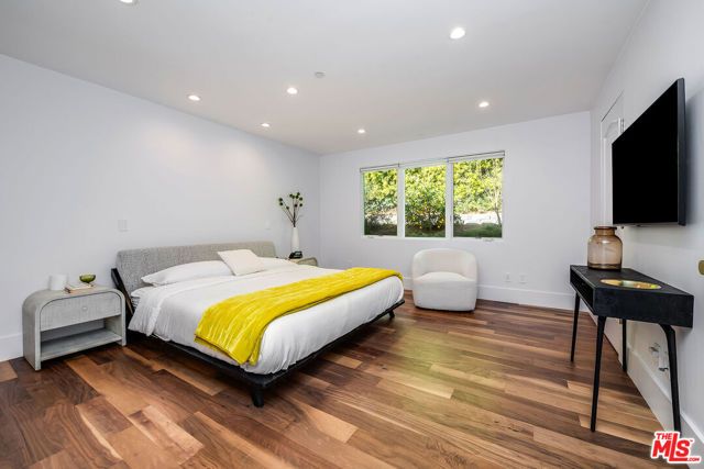 580 Chalette Drive, Beverly Hills, CA 90210