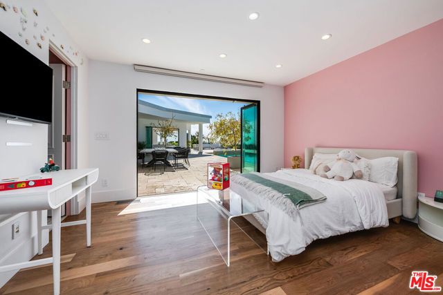 580 Chalette Drive, Beverly Hills, CA 90210